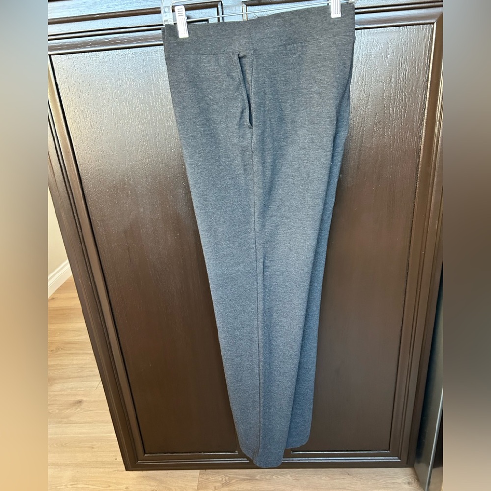 JJill Pure Jill heavier knit charcoal pull on pants with pockets. Size Large